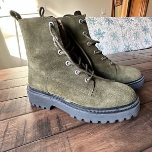 Madewell Rayna lace-up lugsole suede boots size 8